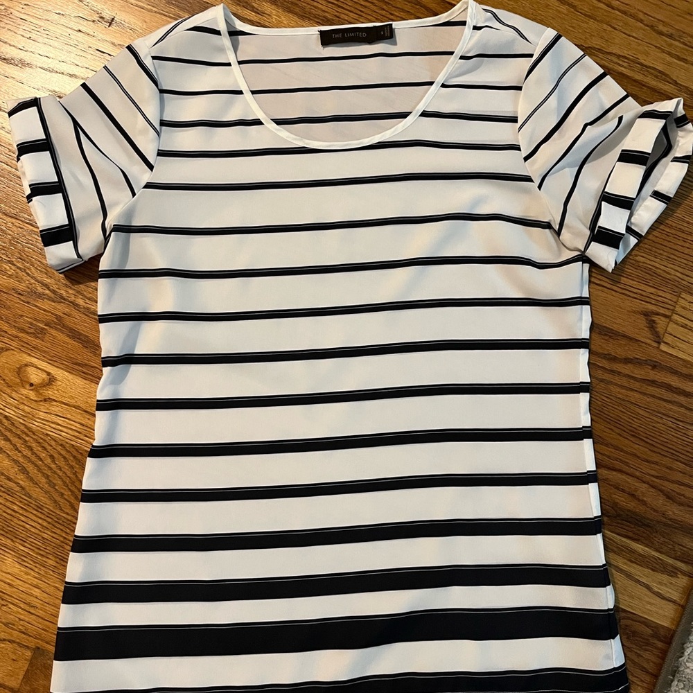 Navy and white top!